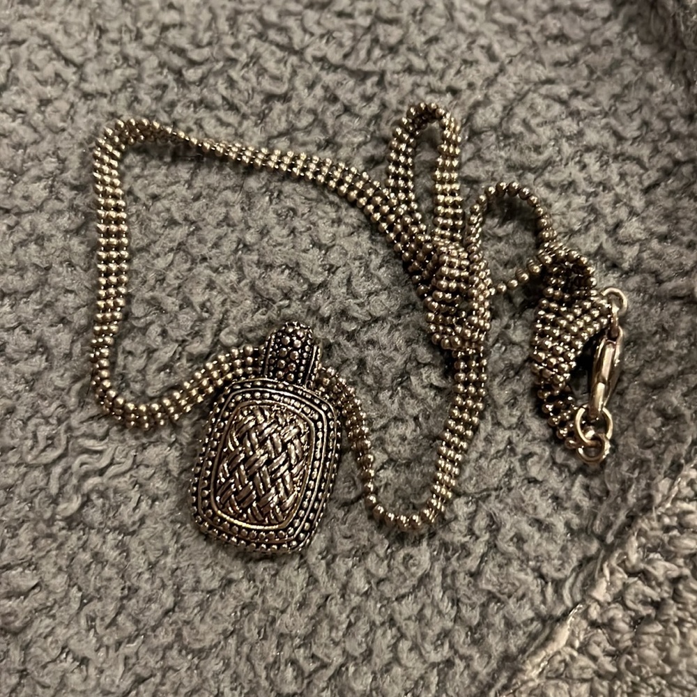 Silver tone necklace
